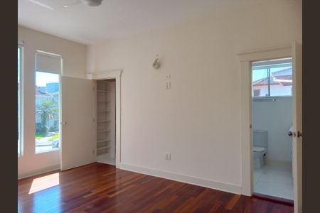 Casa de condomínio para alugar com 400m², 4 quartos e sem vaga