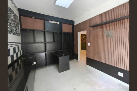 Casa à venda com 5 quartos, 320m² em Água Rasa, São Paulo