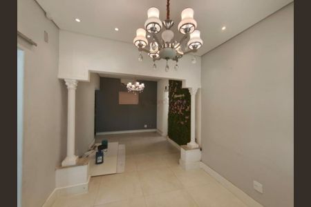 Casa à venda com 5 quartos, 320m² em Água Rasa, São Paulo
