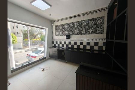 Casa à venda com 5 quartos, 320m² em Água Rasa, São Paulo