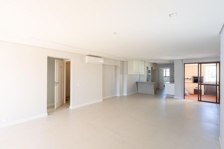 Sala de apartamento para alugar com 3 quartos, 147m² em Cambuí, Campinas