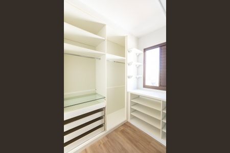 Apartamento para alugar com 147m², 3 quartos e 3 vagas Apartamento para alugar com 147m², 3 quartos e 3 vagasCloset da Suíte Master