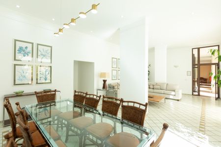 Apartamento para alugar com 147m², 3 quartos e 3 vagas Apartamento para alugar com 147m², 3 quartos e 3 vagasÁrea Comum - Salão de Festas