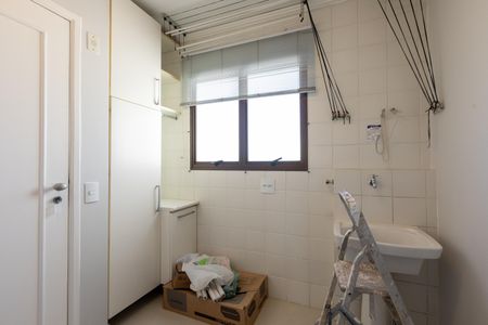 Apartamento para alugar com 147m², 3 quartos e 3 vagas Apartamento para alugar com 147m², 3 quartos e 3 vagasÁrea de Serviço