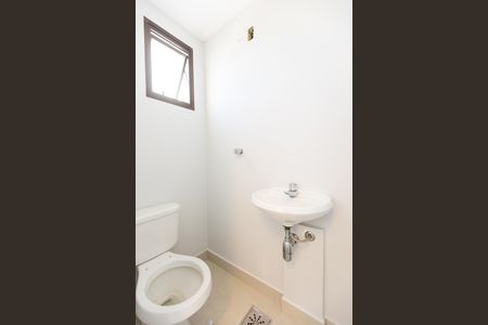 Apartamento para alugar com 147m², 3 quartos e 3 vagas Apartamento para alugar com 147m², 3 quartos e 3 vagasBanheiro da Área de Serviço