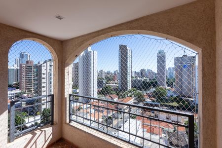 Vista da Varanda da Sala de apartamento para alugar com 3 quartos, 147m² em Cambuí, Campinas