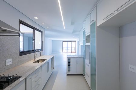 Apartamento para alugar com 147m², 3 quartos e 3 vagas Apartamento para alugar com 147m², 3 quartos e 3 vagasCozinha