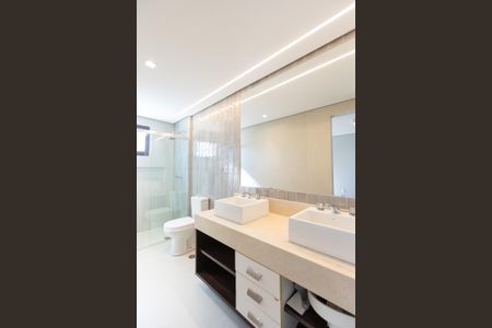 Apartamento para alugar com 147m², 3 quartos e 3 vagas Apartamento para alugar com 147m², 3 quartos e 3 vagasBanheiro da Suíte Master