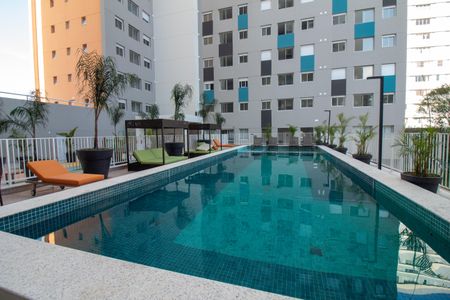 Apartamento para alugar com 34m², 1 quarto e sem vaga Apartamento para alugar com 34m², 1 quarto e sem vagaÁrea comum - Piscina