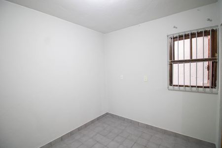 Quarto 2 de casa para alugar com 2 quartos, 56m² em Vila Santista, São Paulo