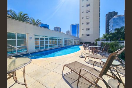Apartamento para alugar com 140m², 3 quartos e 2 vagas Apartamento para alugar com 140m², 3 quartos e 2 vagasÁrea comum - Piscina