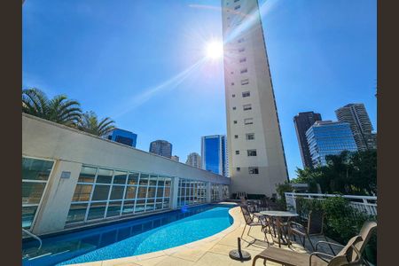 Apartamento para alugar com 140m², 3 quartos e 2 vagas Apartamento para alugar com 140m², 3 quartos e 2 vagasÁrea comum - Piscina