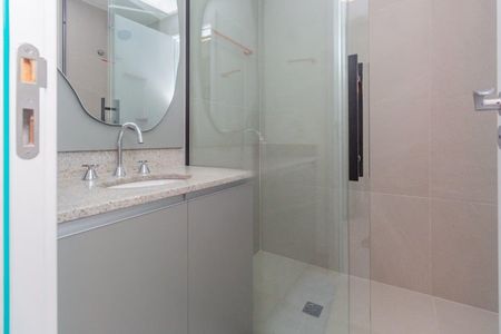 Banheiro de apartamento para alugar com 1 quarto, 30m² em Passo d’Areia, Porto Alegre