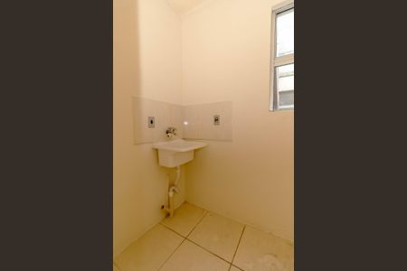 Área de serviço de apartamento para alugar com 2 quartos, 65m² em Jardim do Salso, Porto Alegre