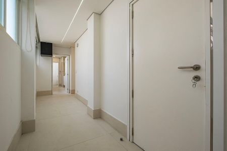 Apartamento à venda com 455m², 4 quartos e 4 vagas Apartamento à venda com 455m², 4 quartos e 4 vagasÁrea de Serviço