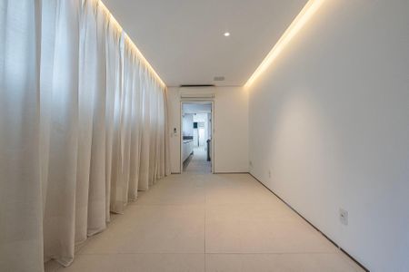 Apartamento à venda com 455m², 4 quartos e 4 vagas Apartamento à venda com 455m², 4 quartos e 4 vagasSala