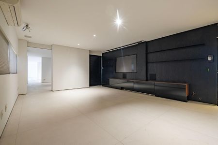 Apartamento à venda com 455m², 4 quartos e 4 vagas Apartamento à venda com 455m², 4 quartos e 4 vagasSala