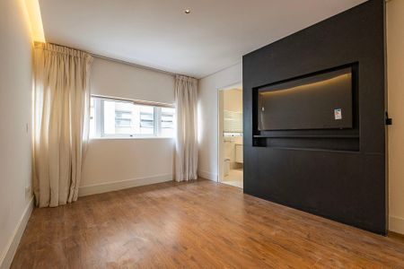 Apartamento à venda com 455m², 4 quartos e 4 vagas Apartamento à venda com 455m², 4 quartos e 4 vagasSuíte 2