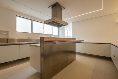 Apartamento à venda com 455m², 4 quartos e 4 vagas Apartamento à venda com 455m², 4 quartos e 4 vagasCozinha