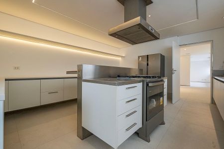 Apartamento à venda com 455m², 4 quartos e 4 vagas Apartamento à venda com 455m², 4 quartos e 4 vagasCozinha