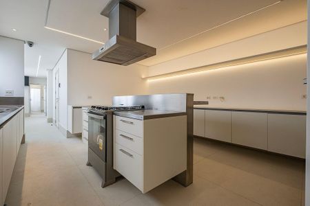 Apartamento à venda com 455m², 4 quartos e 4 vagas Apartamento à venda com 455m², 4 quartos e 4 vagasCozinha