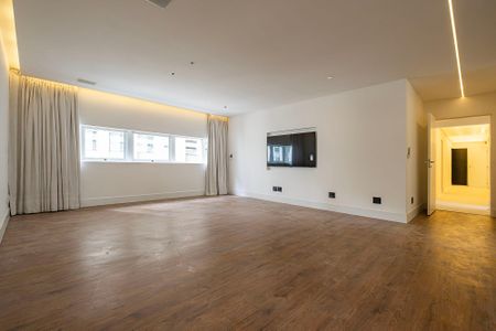 Apartamento à venda com 455m², 4 quartos e 4 vagas Apartamento à venda com 455m², 4 quartos e 4 vagasSuíte 1
