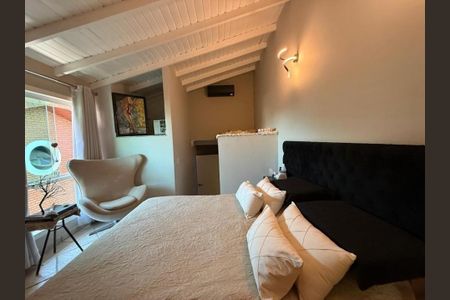 Casa à venda com 4 quartos, 300m² em Água Fria, São Paulo