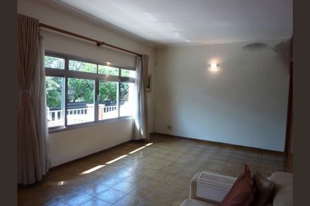 Casa à venda com 134m², 2 quartos e 2 vagas