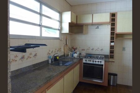Casa à venda com 134m², 2 quartos e 2 vagas
