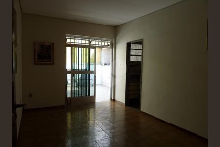 Casa à venda com 134m², 2 quartos e 2 vagas