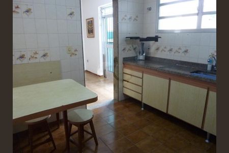Casa à venda com 134m², 2 quartos e 2 vagas
