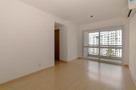 Apartamento para alugar com 75m², 2 quartos e 1 vagaSala