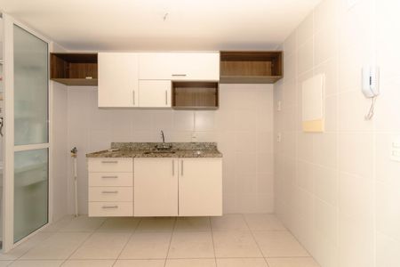 Cozinha de apartamento para alugar com 2 quartos, 75m² em Passo d’Areia, Porto Alegre