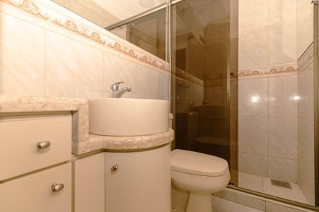 Apartamento para alugar com 58m², 2 quartos e 1 vagaBanheiro 
