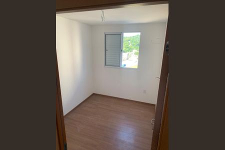 Quarto de apartamento para alugar com 2 quartos, 46m² em Maria Paula, São Gonçalo