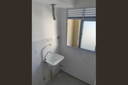 Área de serviço de apartamento para alugar com 2 quartos, 46m² em Maria Paula, São Gonçalo