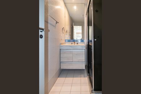 Apartamento à venda com 57m², 2 quartos e 1 vaga Apartamento à venda com 57m², 2 quartos e 1 vagaBanheiro