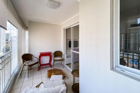 Apartamento à venda com 57m², 2 quartos e 1 vaga Apartamento à venda com 57m², 2 quartos e 1 vagaVaranda