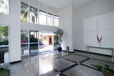 Apartamento à venda com 57m², 2 quartos e 1 vaga Apartamento à venda com 57m², 2 quartos e 1 vagaHall Entrada