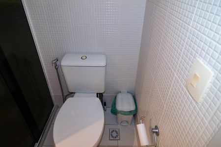 Apartamento à venda com 57m², 2 quartos e 1 vaga Apartamento à venda com 57m², 2 quartos e 1 vagaBanheiro