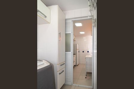 Apartamento à venda com 57m², 2 quartos e 1 vaga Apartamento à venda com 57m², 2 quartos e 1 vagaÁrea de Serviço
