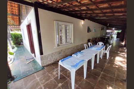 Casa à venda com 78m², 3 quartos e 5 vagas
