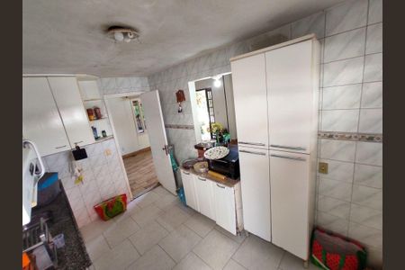 Casa à venda com 78m², 3 quartos e 5 vagas