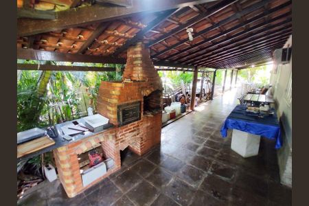 Casa à venda com 78m², 3 quartos e 5 vagas