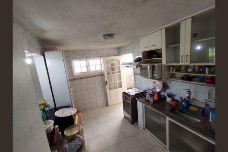 Casa à venda com 78m², 3 quartos e 5 vagas