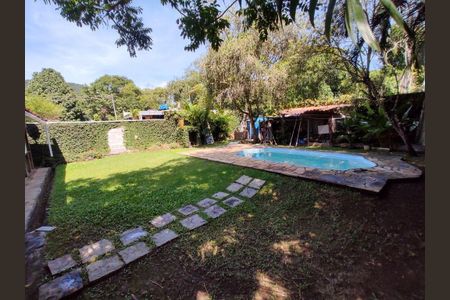 Casa à venda com 78m², 3 quartos e 5 vagas