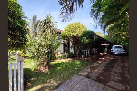 Casa à venda com 78m², 3 quartos e 5 vagas