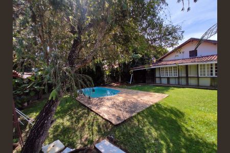 Casa à venda com 78m², 3 quartos e 5 vagas