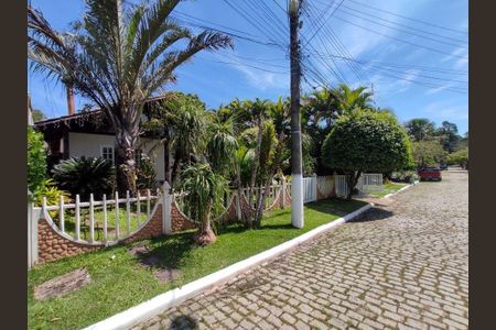 Casa à venda com 78m², 3 quartos e 5 vagas