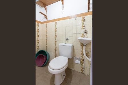 Casa para alugar com 118m², 2 quartos e 3 vagasBanheiro da Edícula